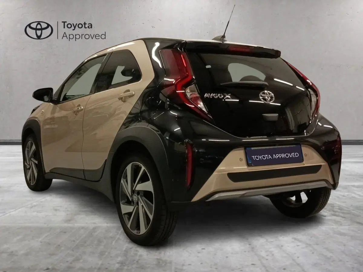 Toyota Aygo X usata a Milano (5)