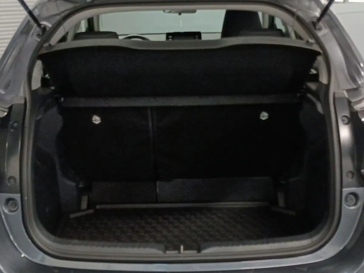 Toyota Yaris usata a Milano (6)