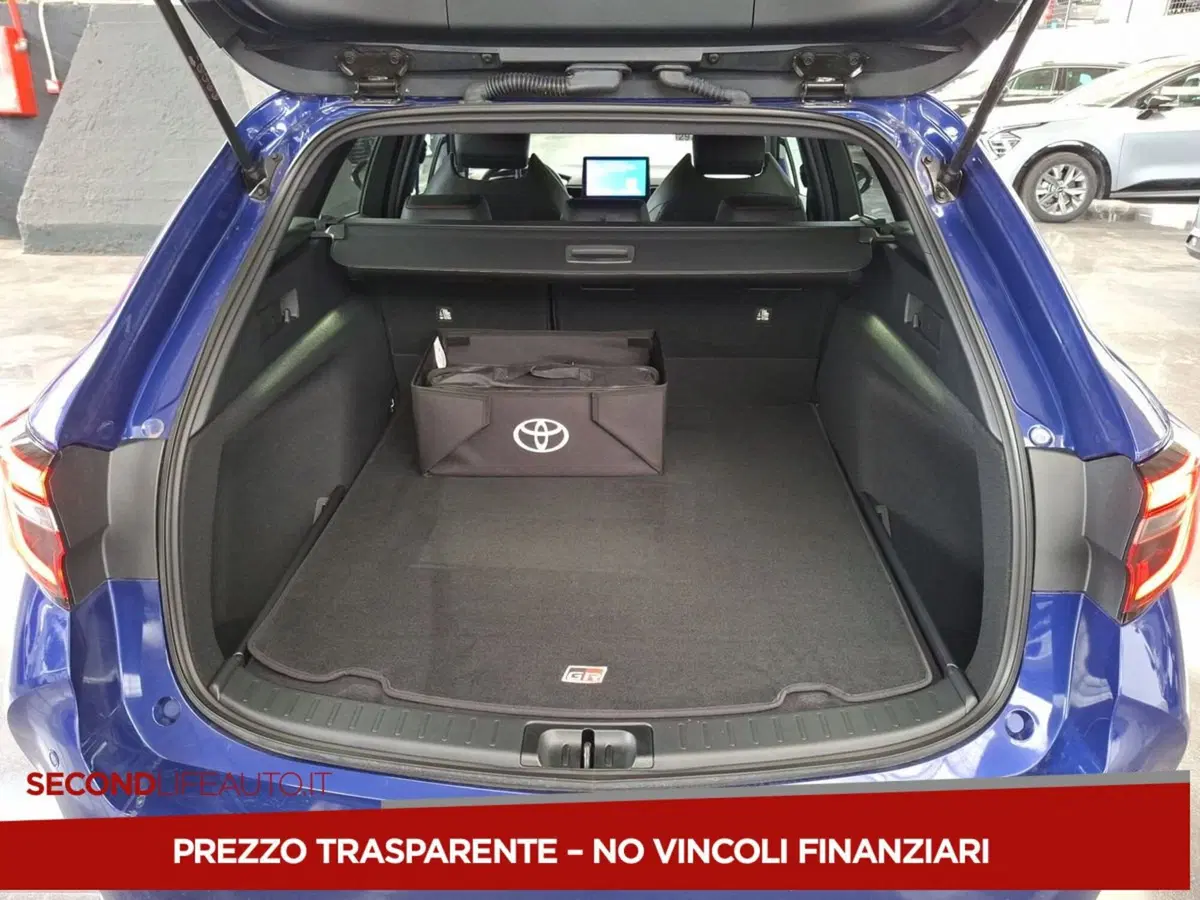 Toyota Corolla Touring Sports nuova a Chieti (12)