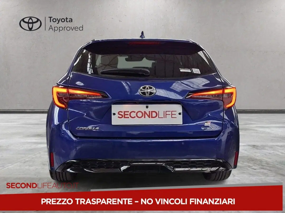 Toyota Corolla Touring Sports nuova a Chieti (3)