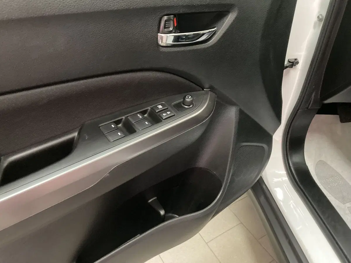 Suzuki Vitara usata a Pavia (8)