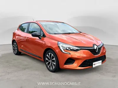 Renault Clio 1.0 tce Evolution Gpl 100cv del 2023 usata a Nova Milanese