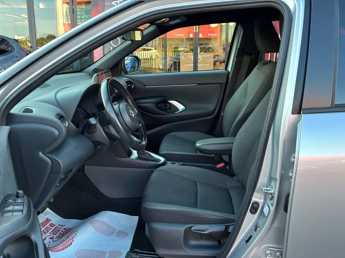 Toyota Yaris Cross usata a Mantova (17)