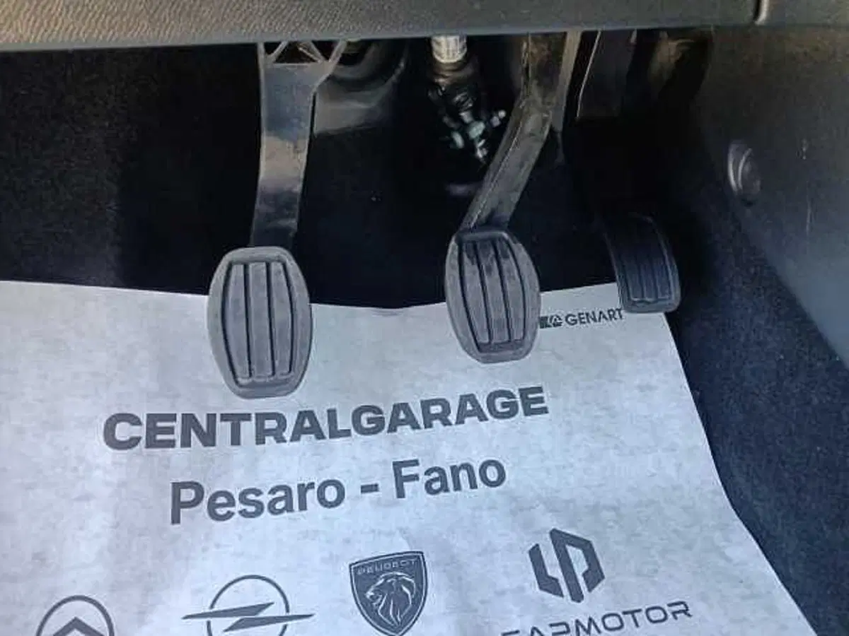 Peugeot 208 usata a Pesaro-Urbino (19)