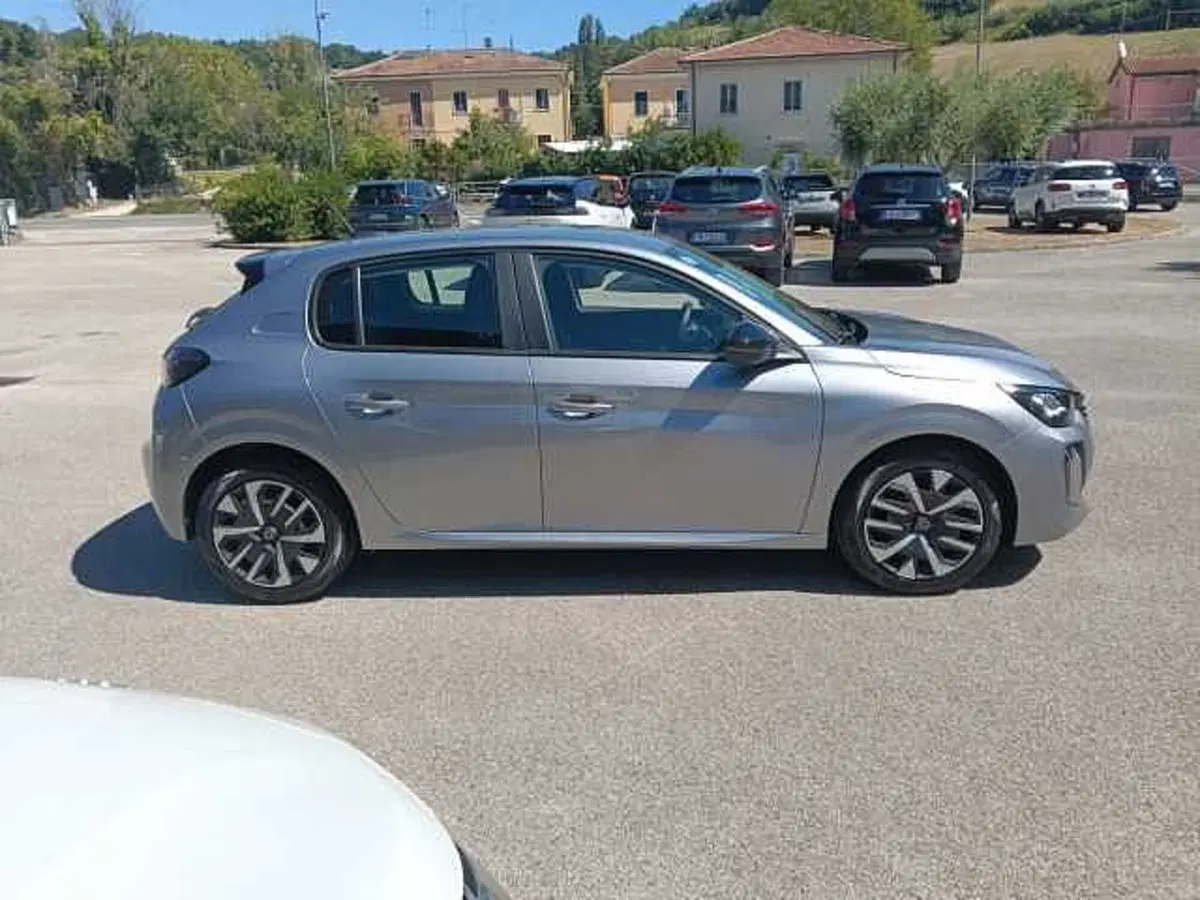 Peugeot 208 usata a Pesaro-Urbino (7)