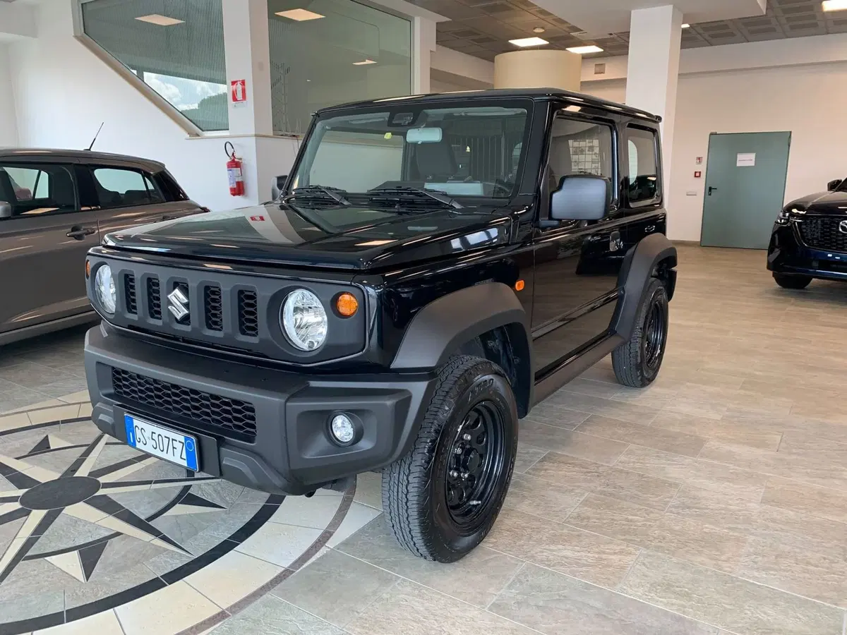 Suzuki Jimny usata a Latina