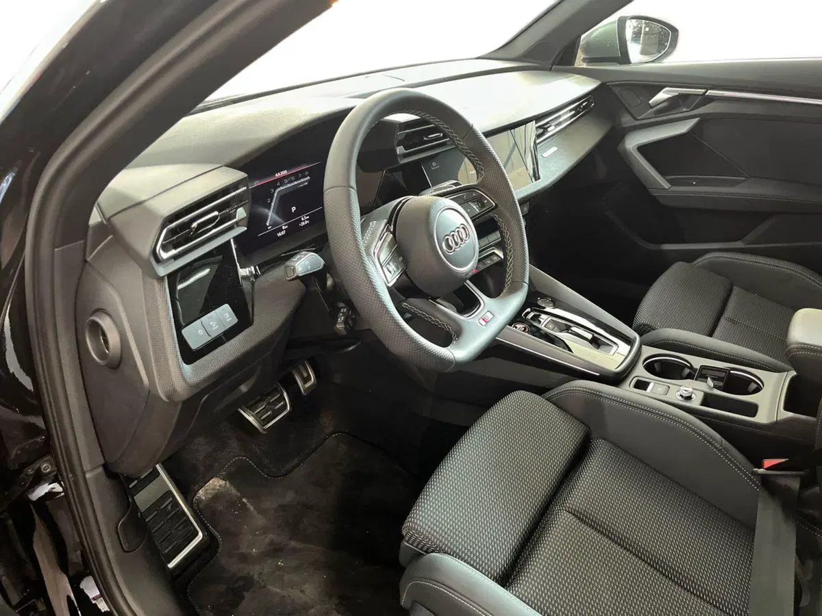Audi A3 Sportback nuova a Lecce (7)