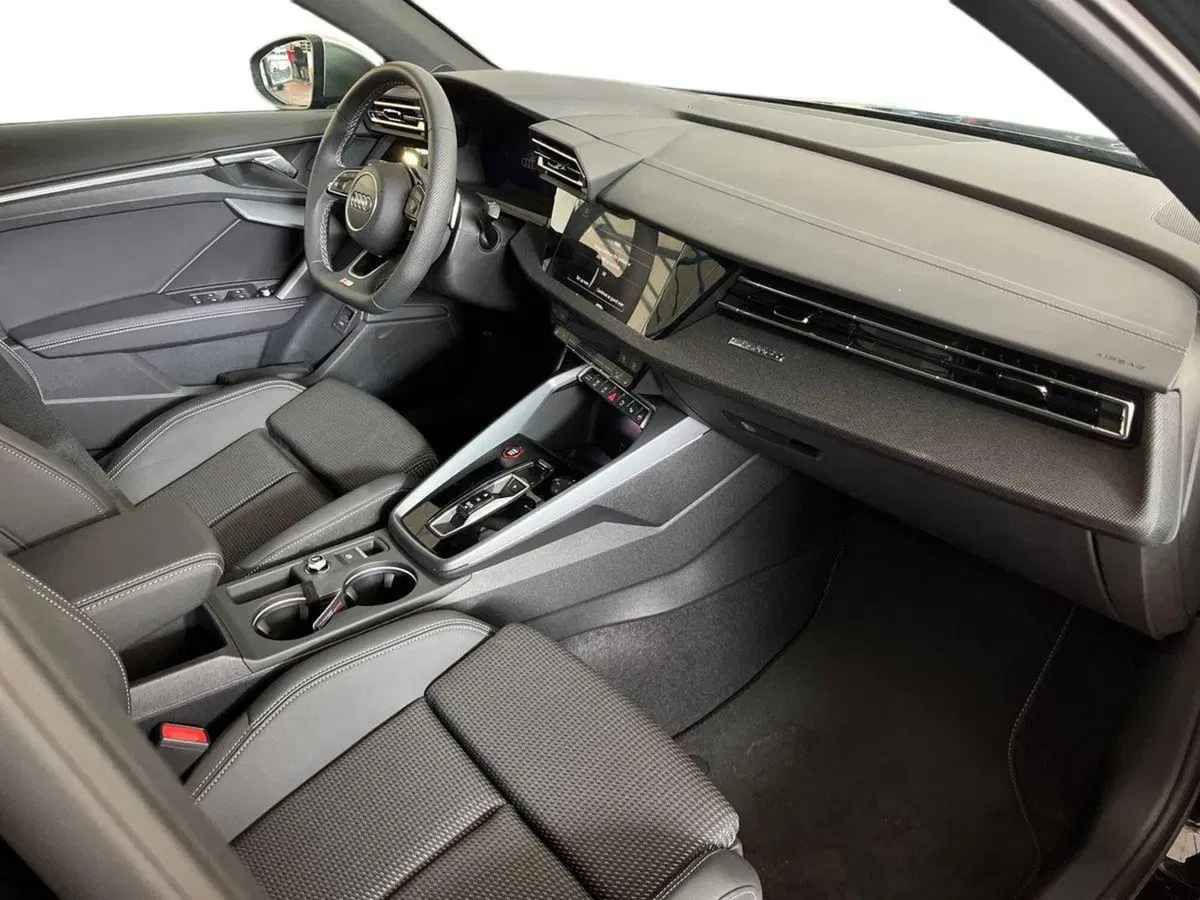 Audi A3 Sportback nuova a Lecce (9)