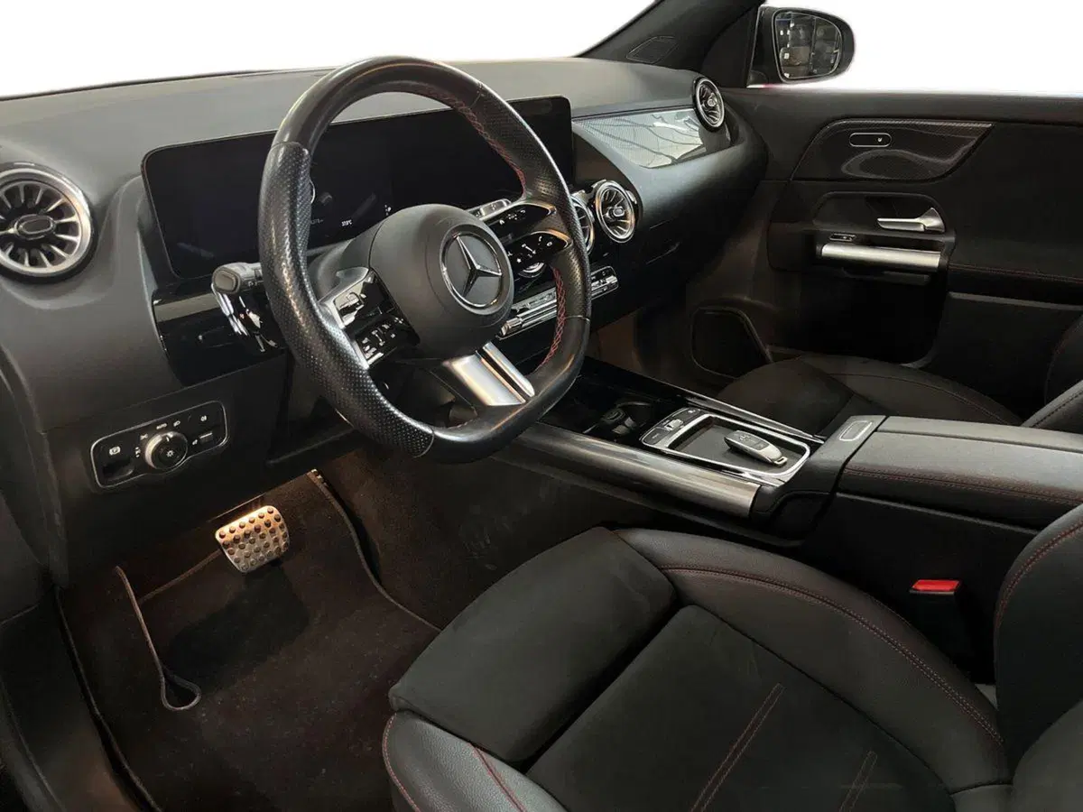Mercedes-Benz GLA SUV usata a Bari (10)