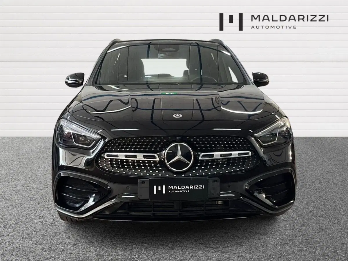 Mercedes-Benz GLA SUV usata a Bari (2)