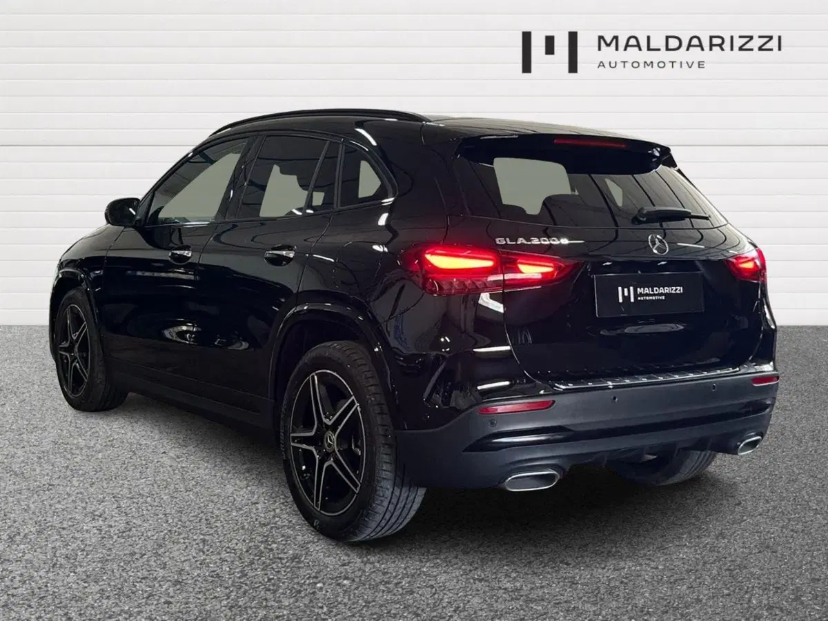 Mercedes-Benz GLA SUV usata a Bari (4)