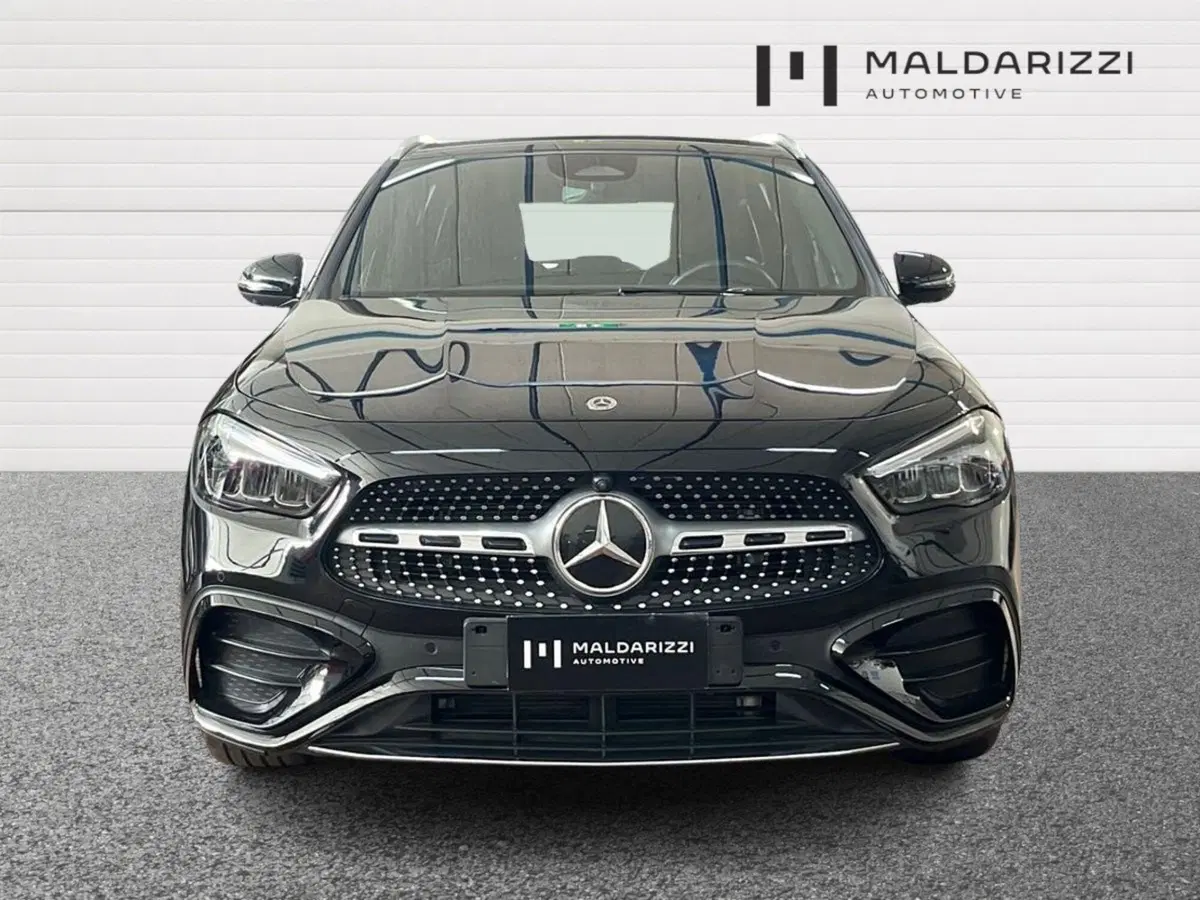Mercedes-Benz GLA SUV usata a Bari (2)