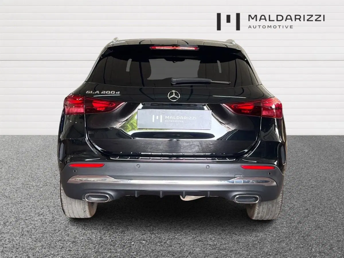 Mercedes-Benz GLA SUV usata a Bari (3)