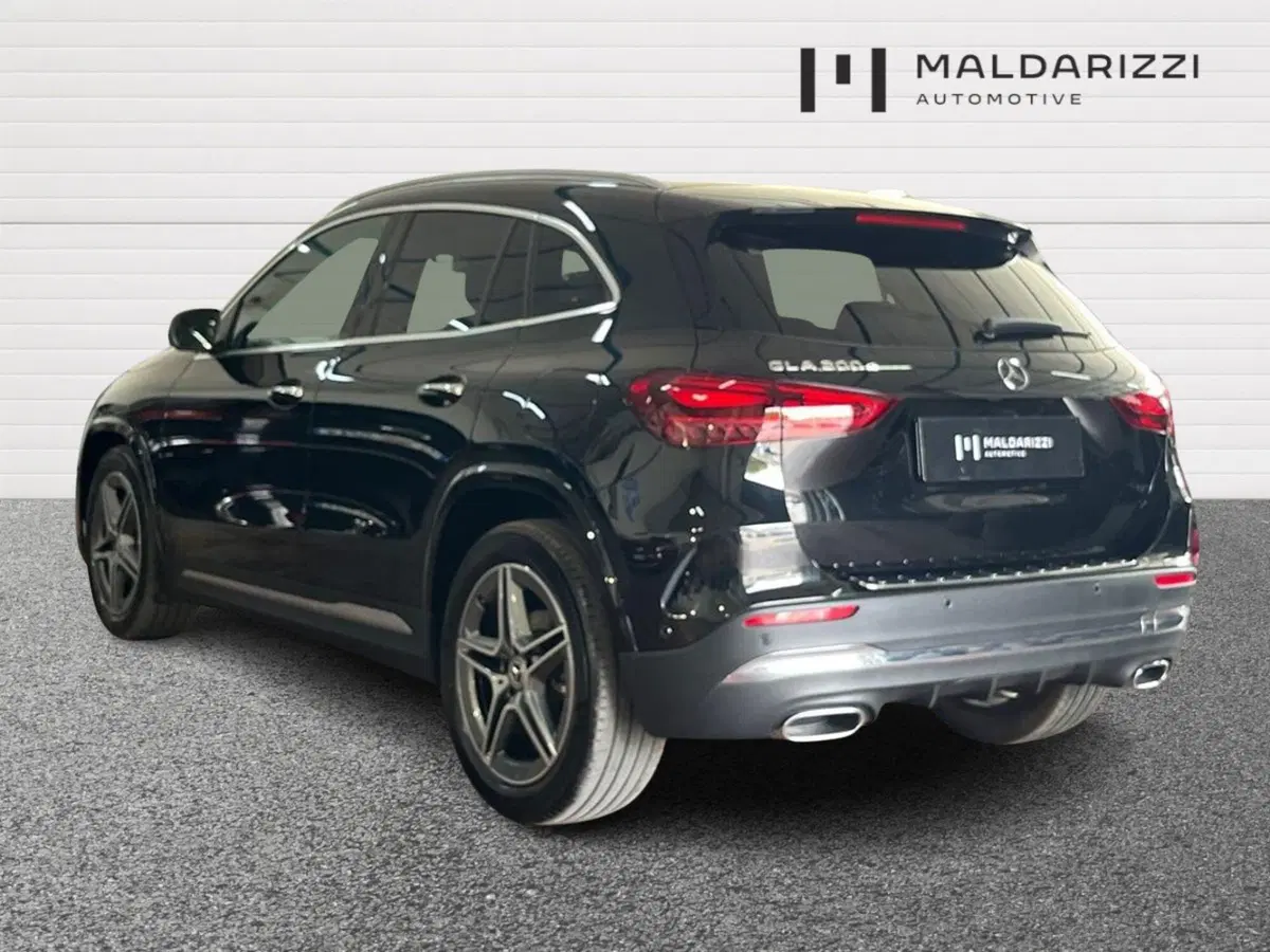 Mercedes-Benz GLA SUV usata a Bari (4)