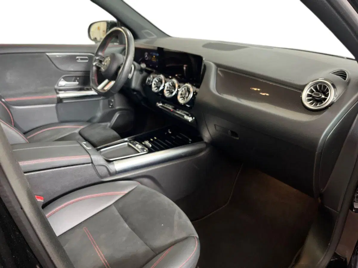Mercedes-Benz GLA SUV usata a Bari (9)
