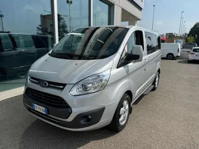 Ford Tourneo Custom 310 2.0 TDCi 130CV PC Titanium del 2017 usata a Imola