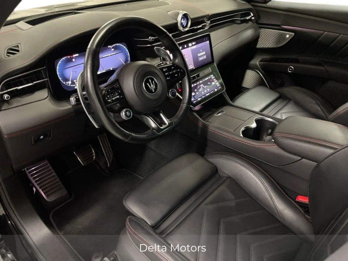 Maserati Grecale usata a Ancona (16)