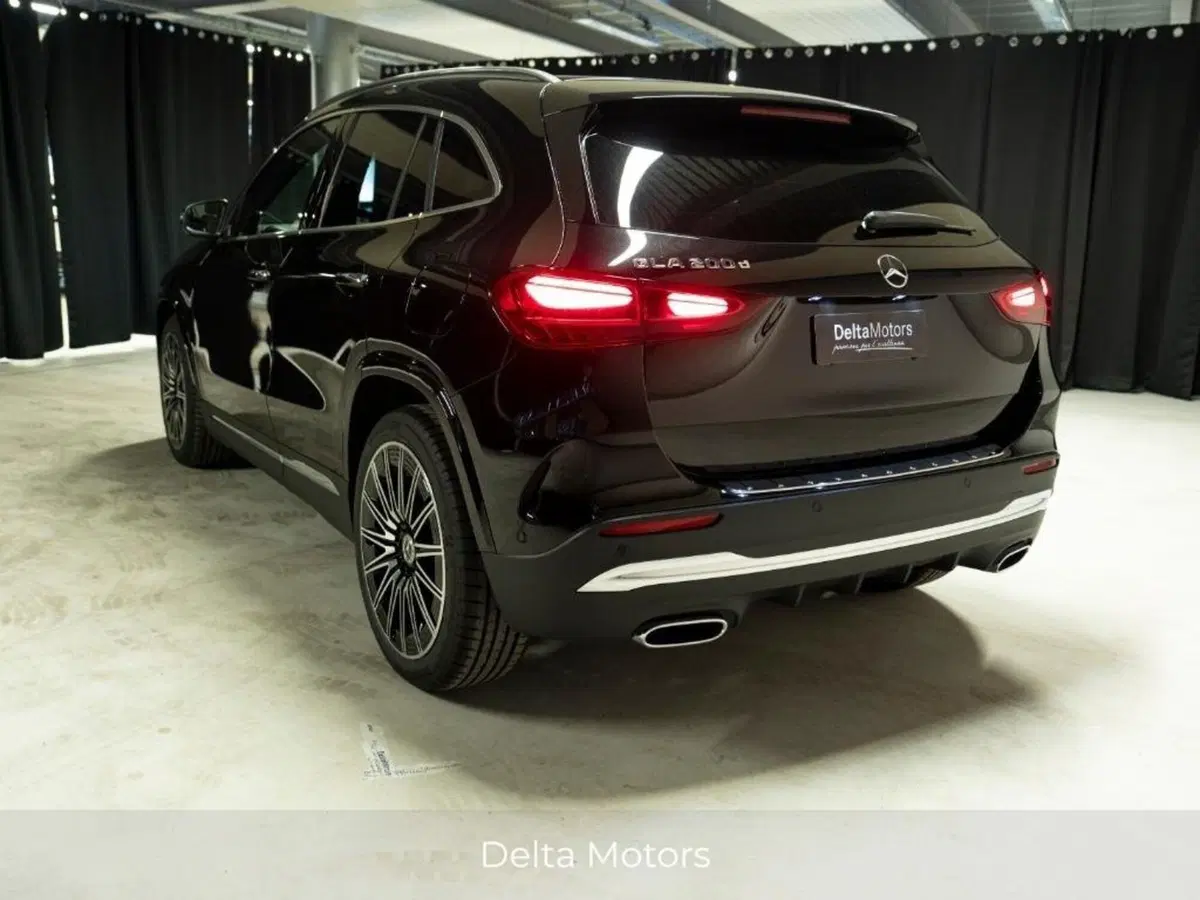 Mercedes-Benz GLA SUV nuova a Ancona (3)