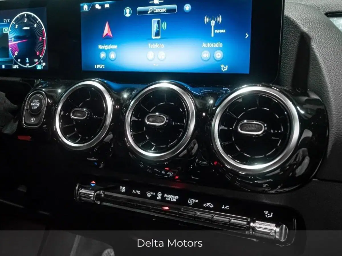 Mercedes-Benz GLA SUV nuova a Ancona (19)