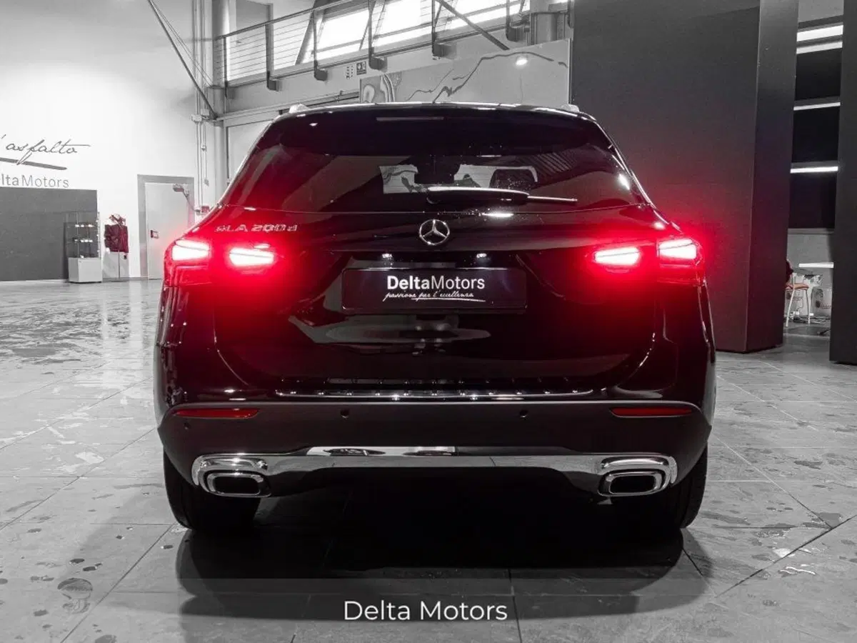 Mercedes-Benz GLA SUV nuova a Ancona (3)