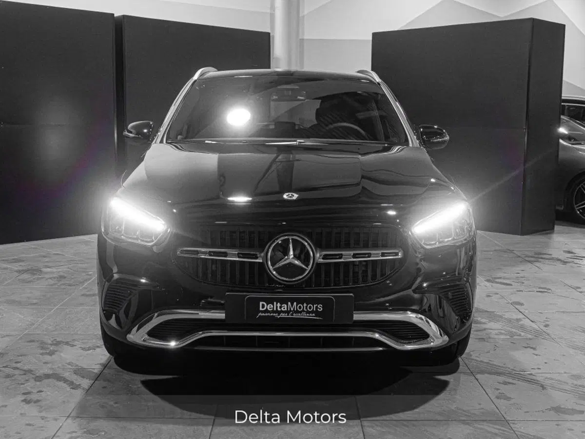 Mercedes-Benz GLA SUV nuova a Ancona (5)