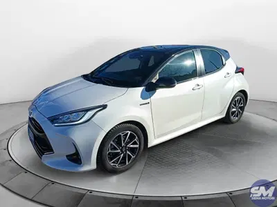 Toyota Yaris 1.5 Hybrid 5 porte Style del 2021 usata a Siena