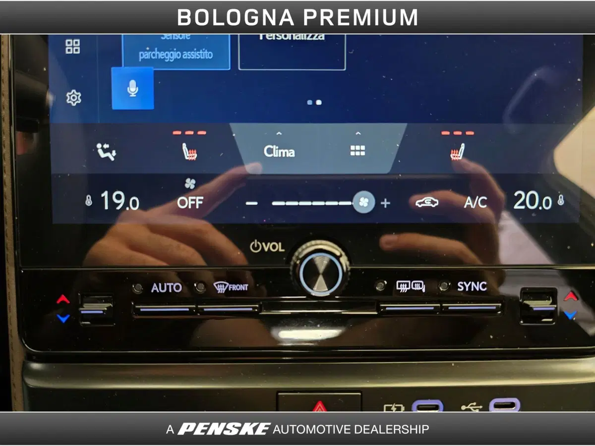 Lexus LBX usata a Bologna (12)