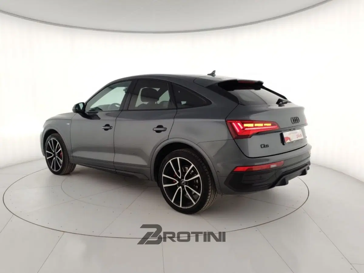 Audi Q5 Sportback usata a Massa-Carrara (2)