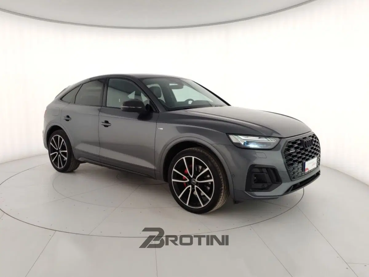 Audi Q5 Sportback usata a Massa-Carrara (4)