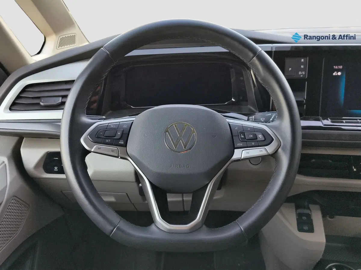 Volkswagen Multivan usata a Brescia (8)