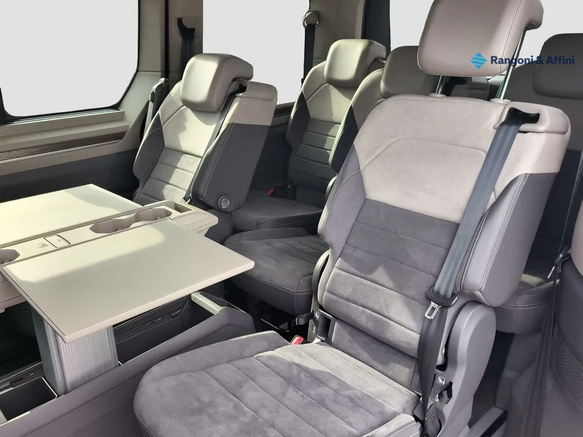 Volkswagen Multivan usata a Brescia (10)