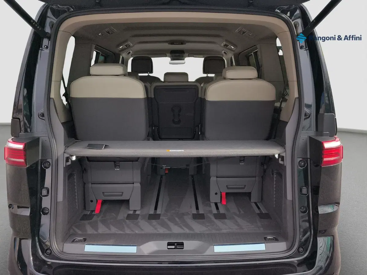 Volkswagen Multivan usata a Brescia (13)