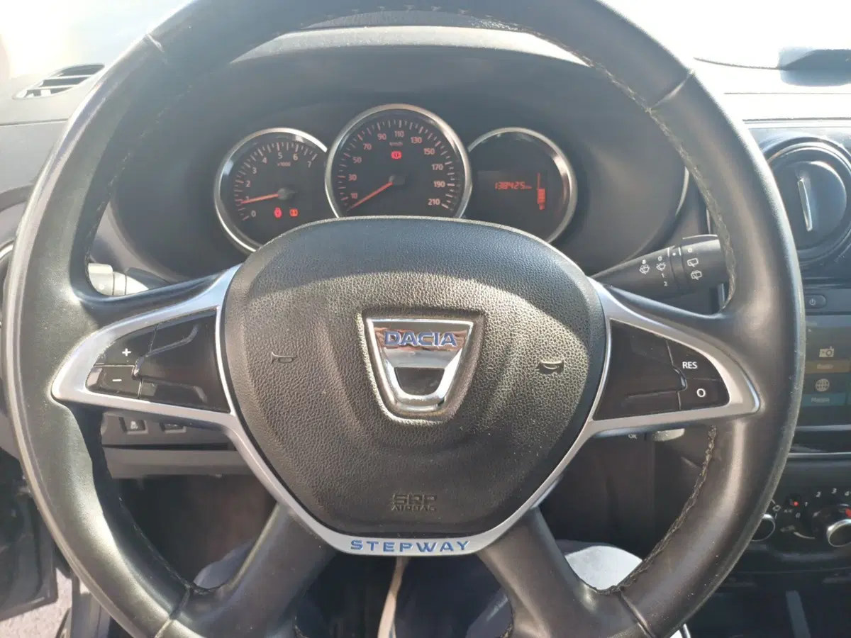 Dacia Lodgy usata a Frosinone (14)