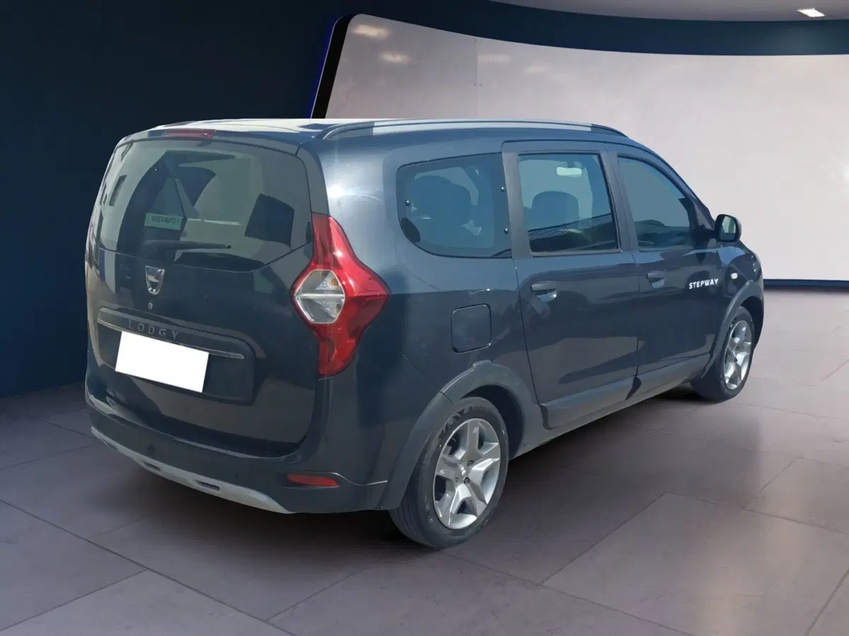 Dacia Lodgy usata a Frosinone (4)