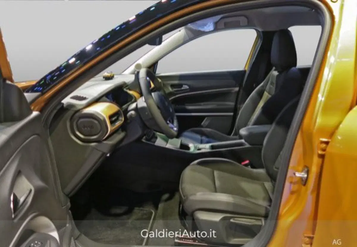 Jeep Avenger nuova a Salerno (10)