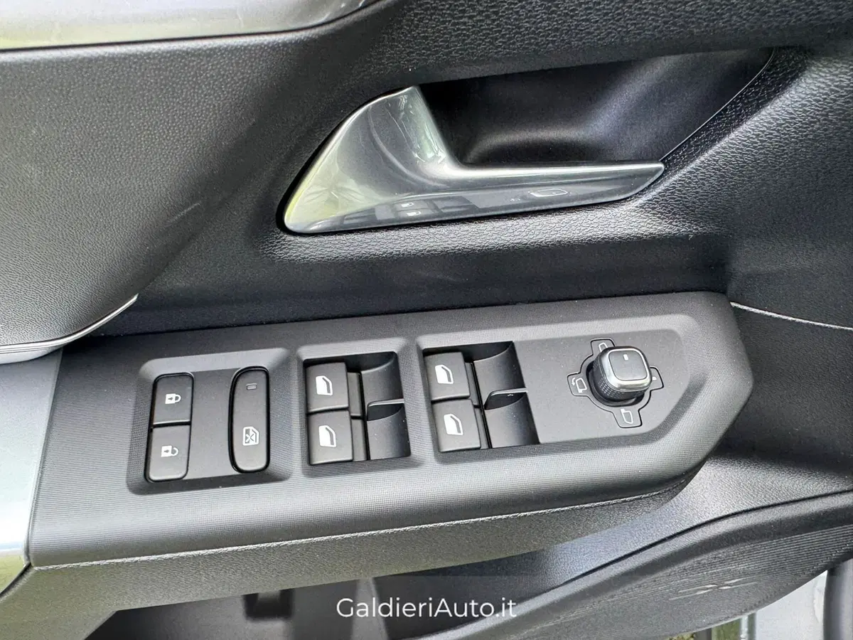 Jeep Compass nuova a Salerno (17)