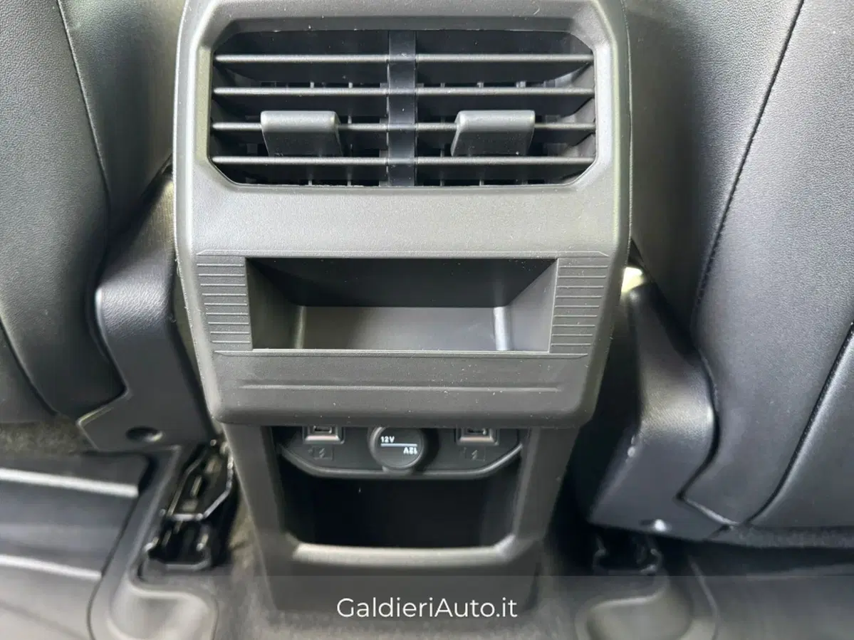Jeep Compass nuova a Salerno (18)