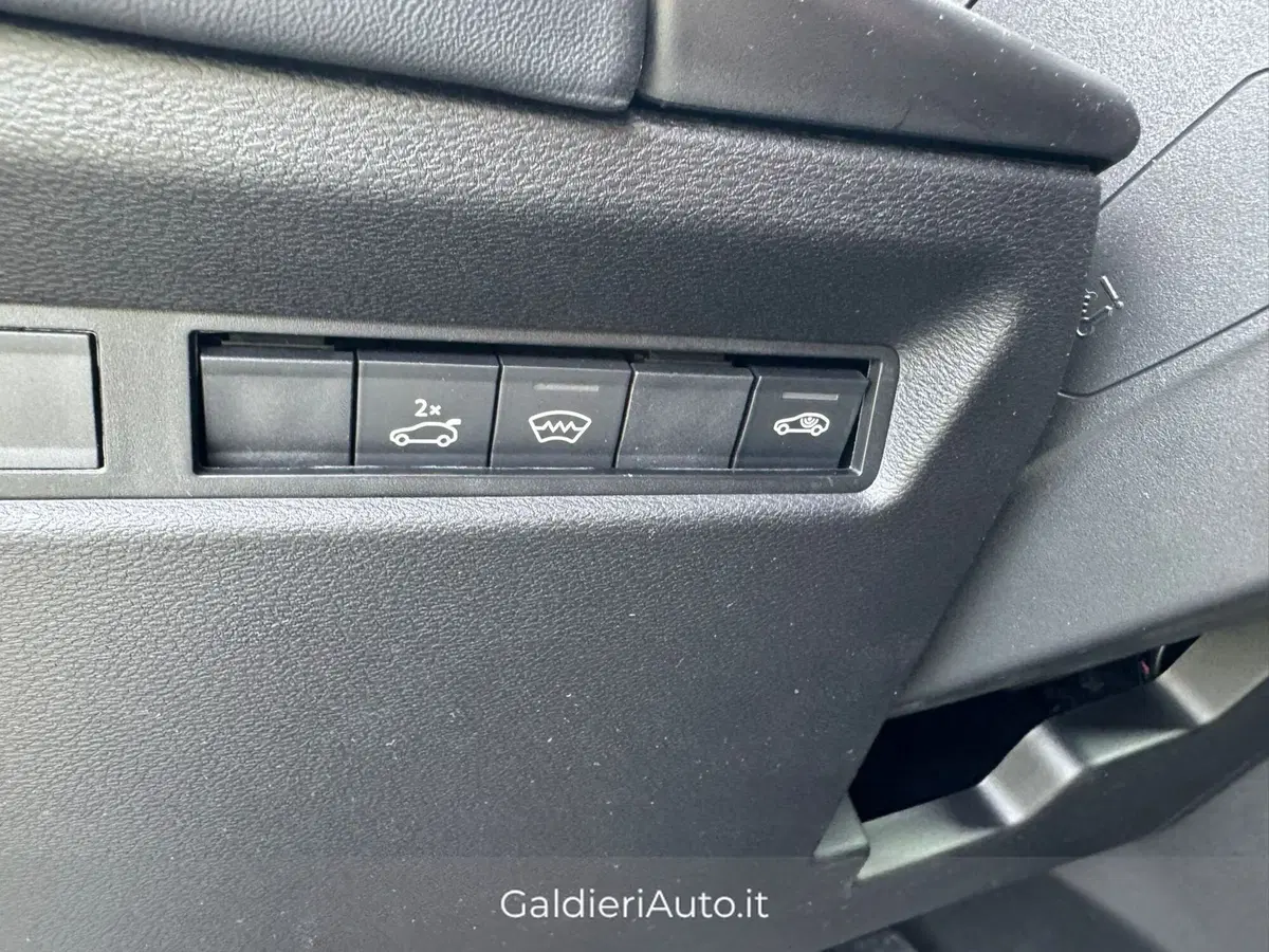 Jeep Compass nuova a Salerno (19)