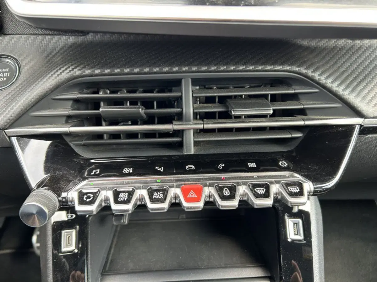 Peugeot 208 usata a Cuneo (15)