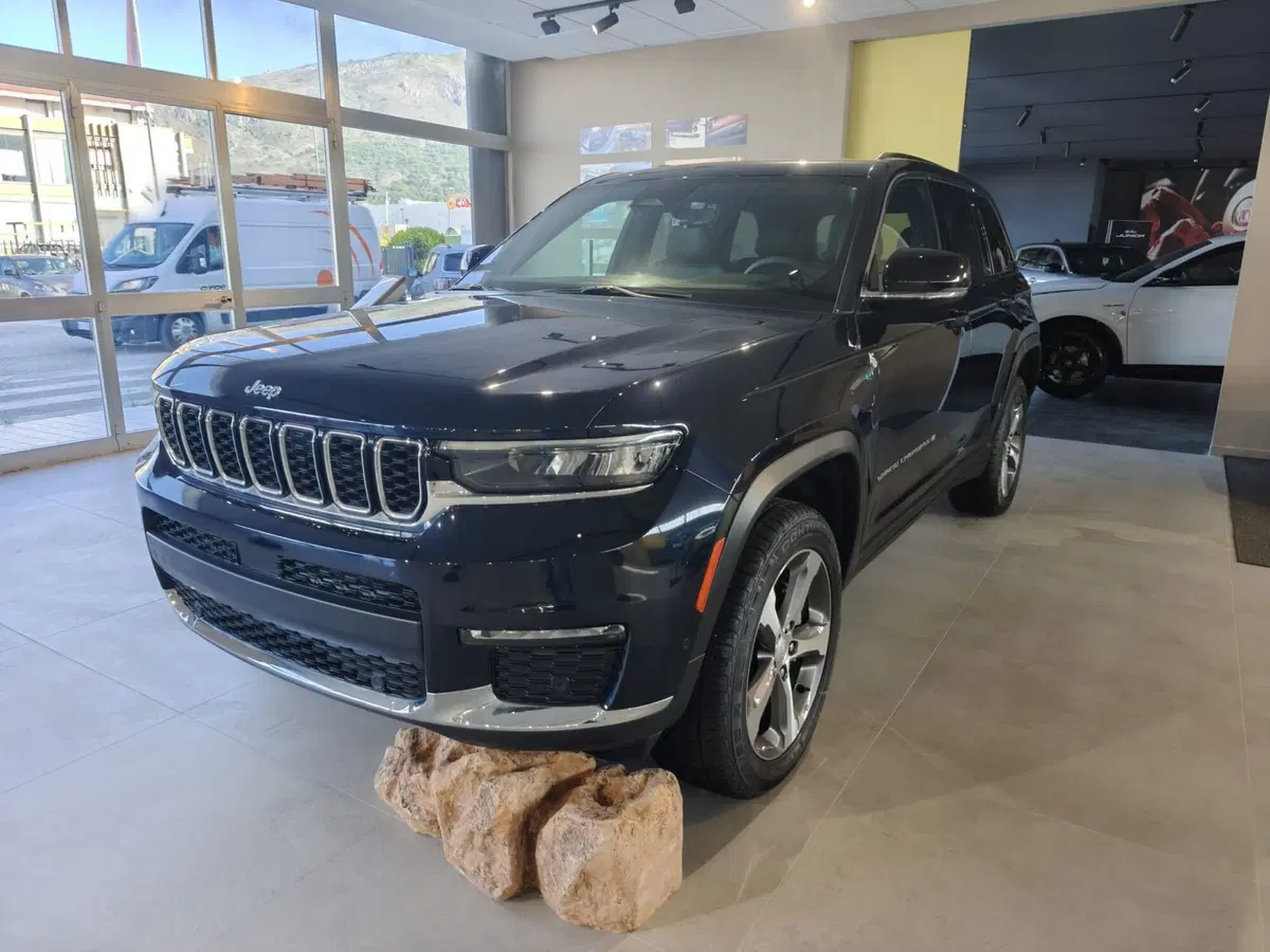 Jeep Grand Cherokee nuova a L'Aquila