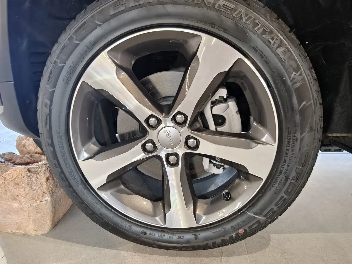 Jeep Grand Cherokee nuova a L'Aquila (10)
