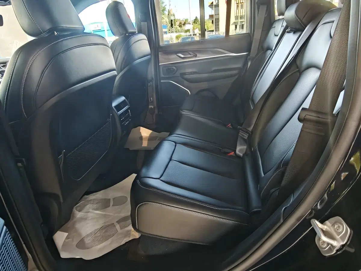 Jeep Grand Cherokee nuova a L'Aquila (11)