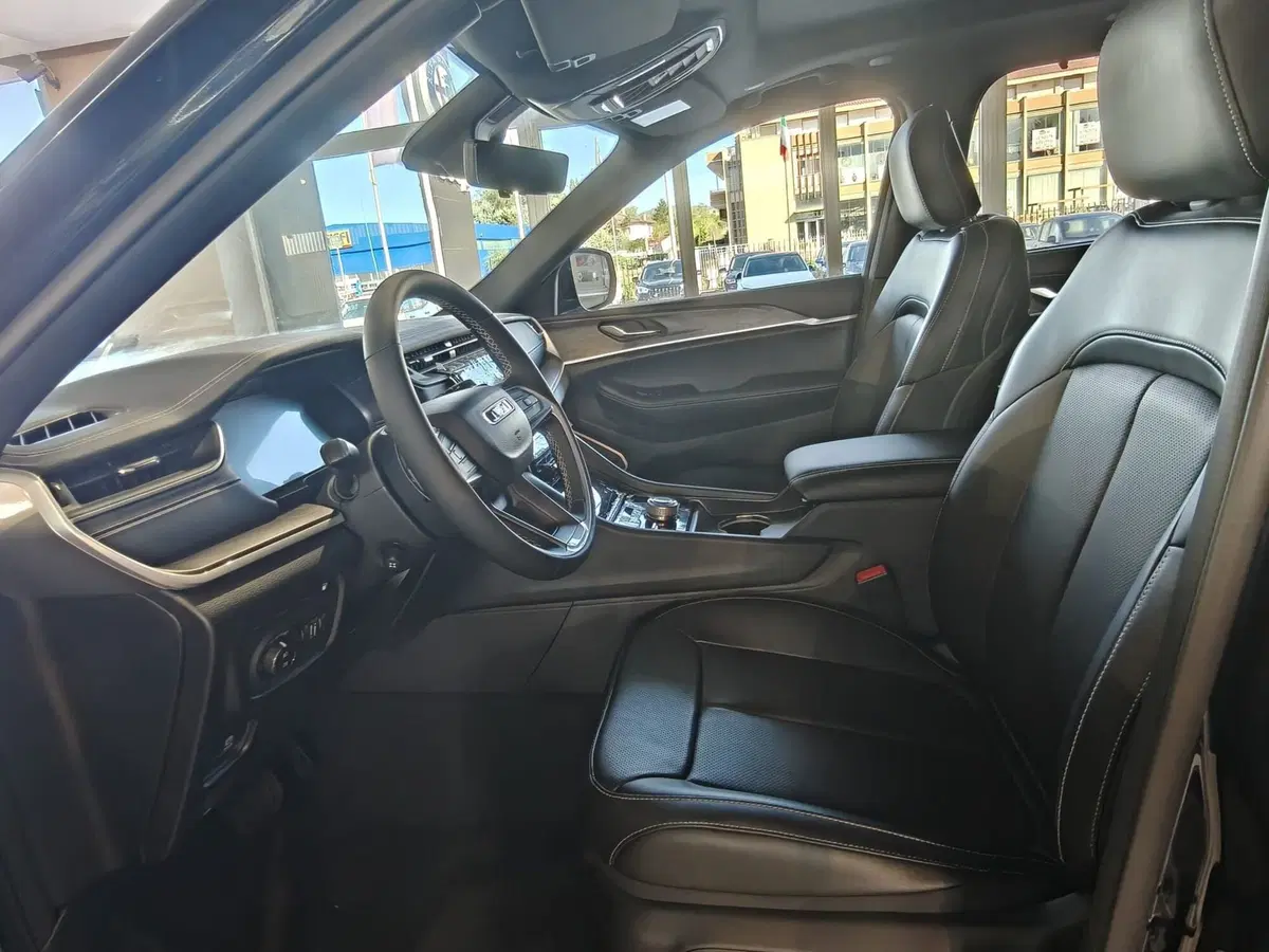Jeep Grand Cherokee nuova a L'Aquila (12)