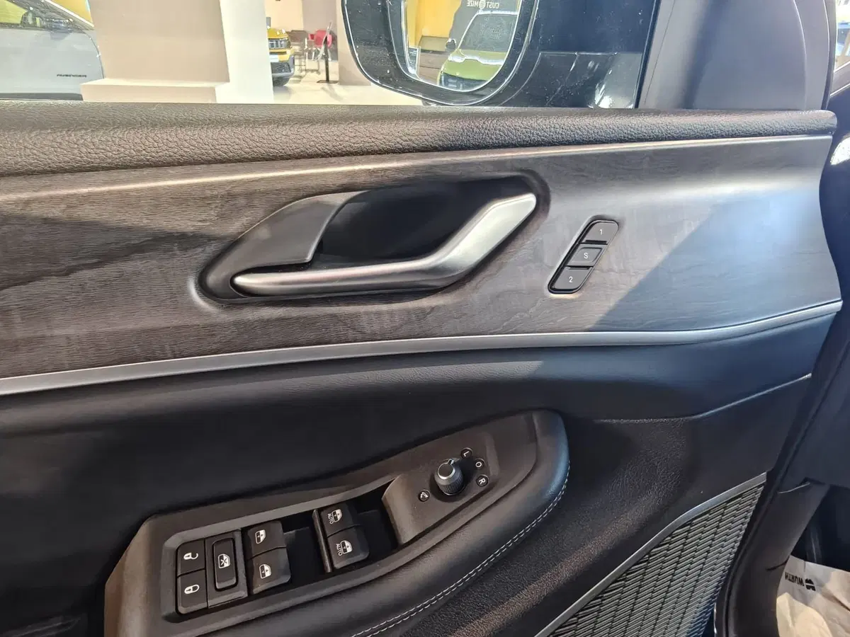 Jeep Grand Cherokee nuova a L'Aquila (13)