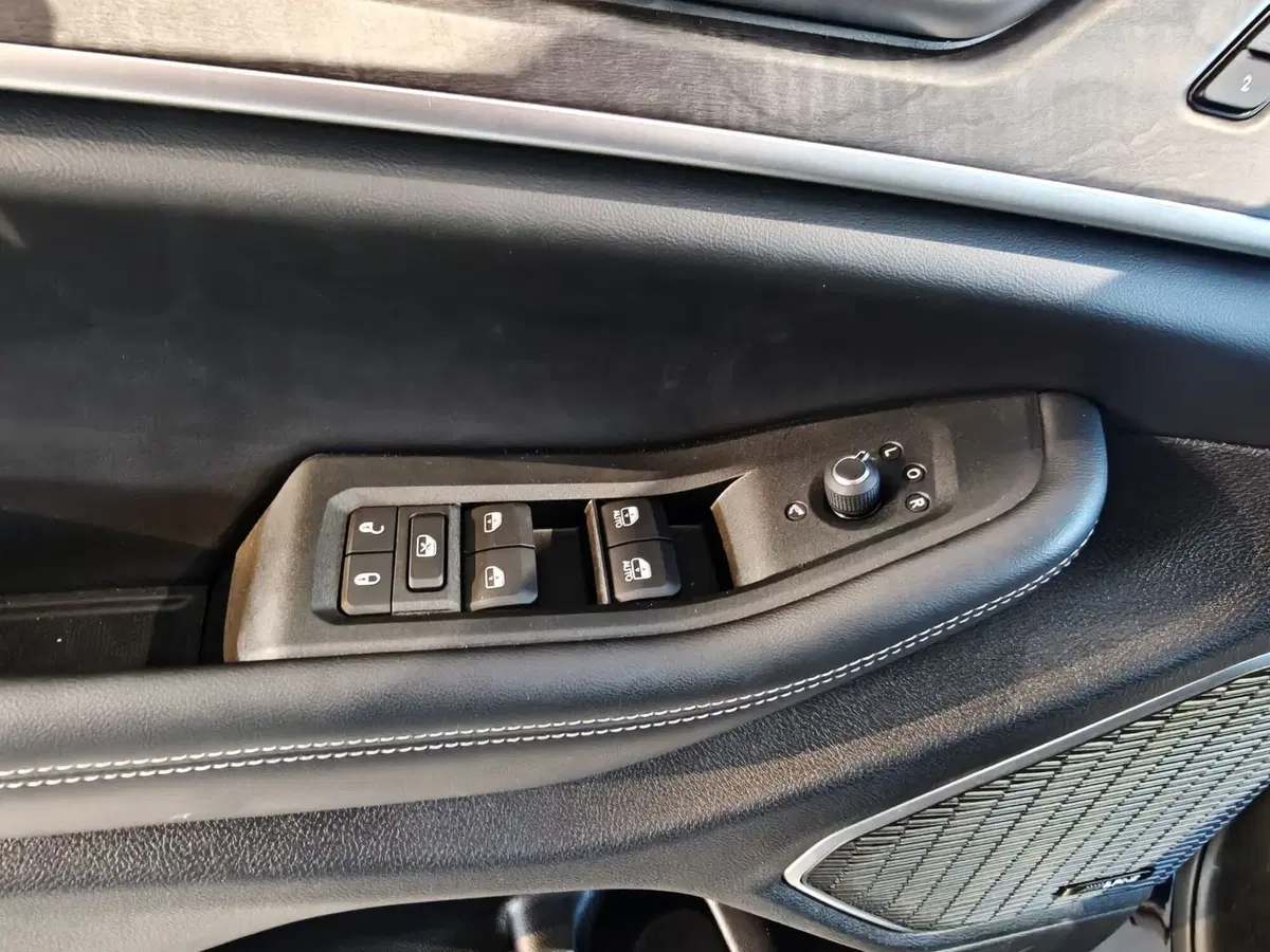 Jeep Grand Cherokee nuova a L'Aquila (14)