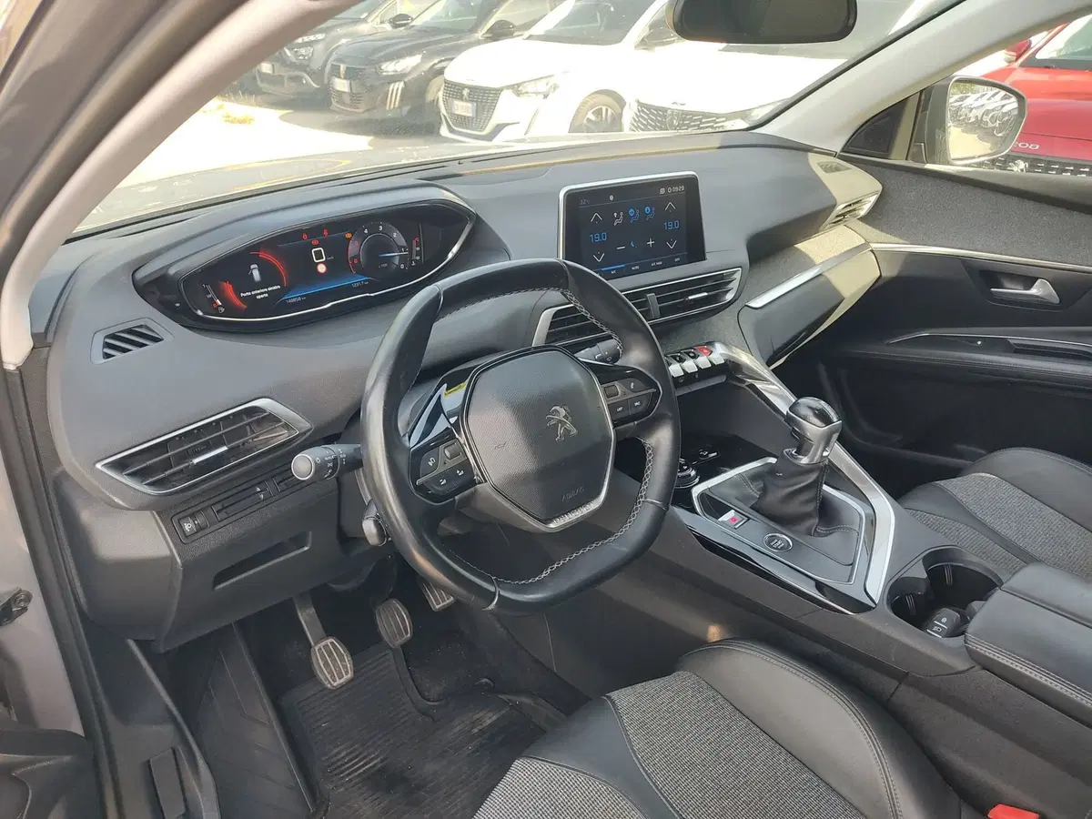 Peugeot 3008 usata a Frosinone (7)