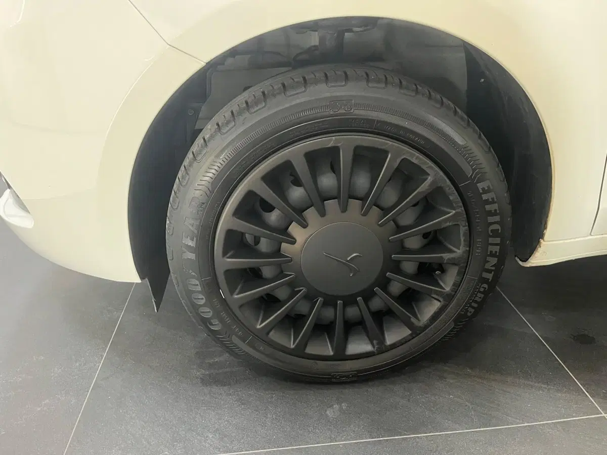 Lancia Ypsilon usata a Lucca (8)