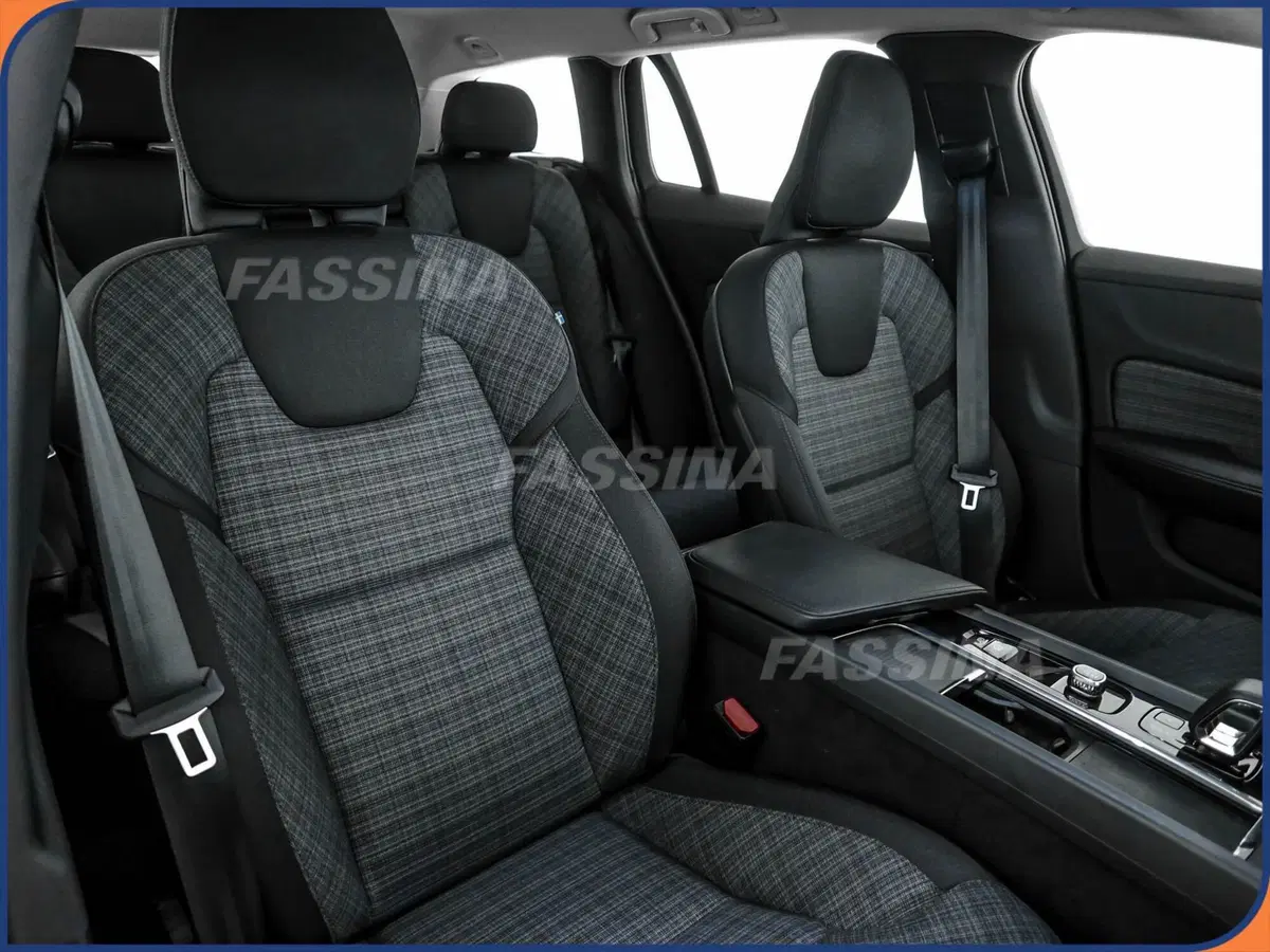 Volvo V60 Cross Country usata a Milano (13)
