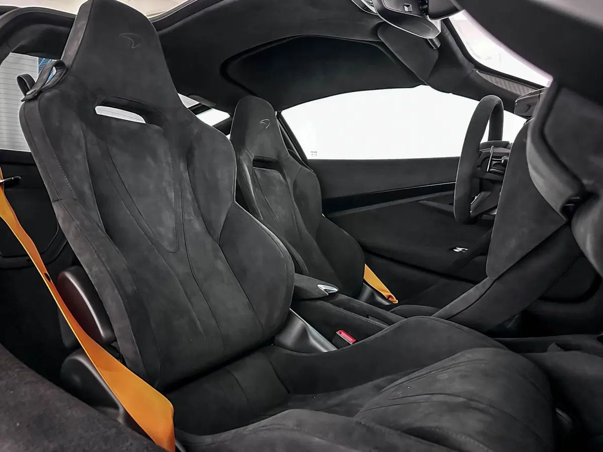 McLaren 750S Coupé nuova a Milano (12)