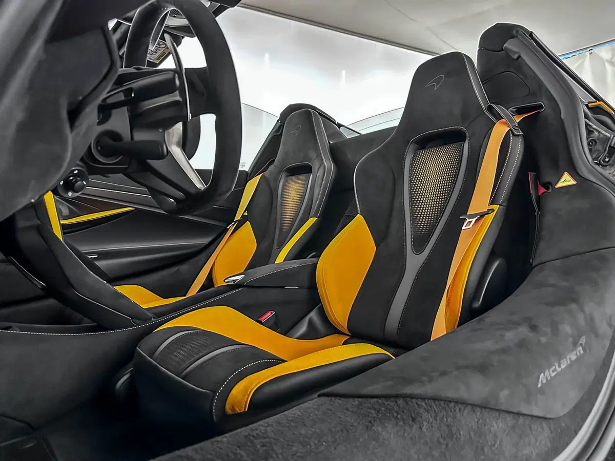 McLaren 750S Cabrio nuova a Milano (10)